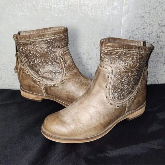 Corral Women's Taupe Laser-Cut Short Top Round Toe Boots Size 7 - Picture 2 of 14